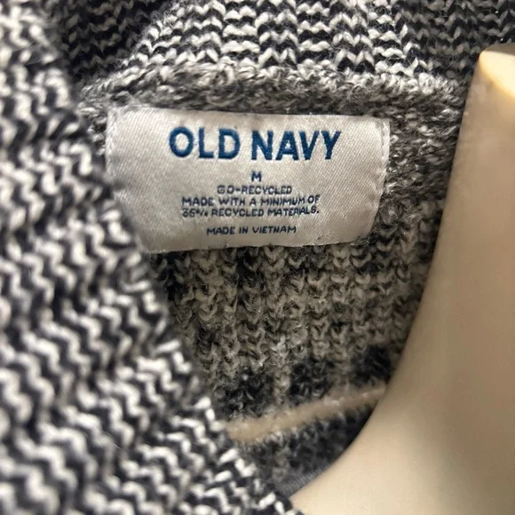 Fair Isle Sweater Women’s Size Medium Old Navy Soft Cozy Black Grey Long Sleeve - Picture 5 of 6